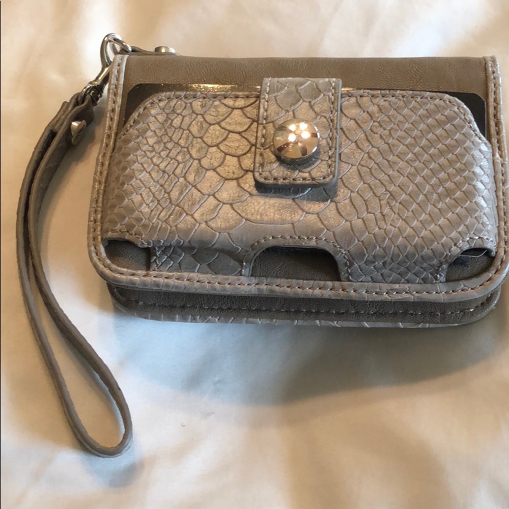 Smartphone wristlet/wallet